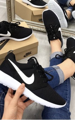 Nike Roshe Siyah